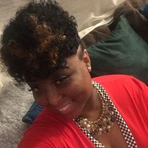 Meet your Posher, Leslie